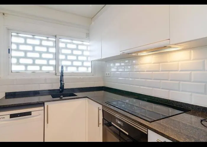 Playa Y Centro Comercial 아파트 플라티야 다로