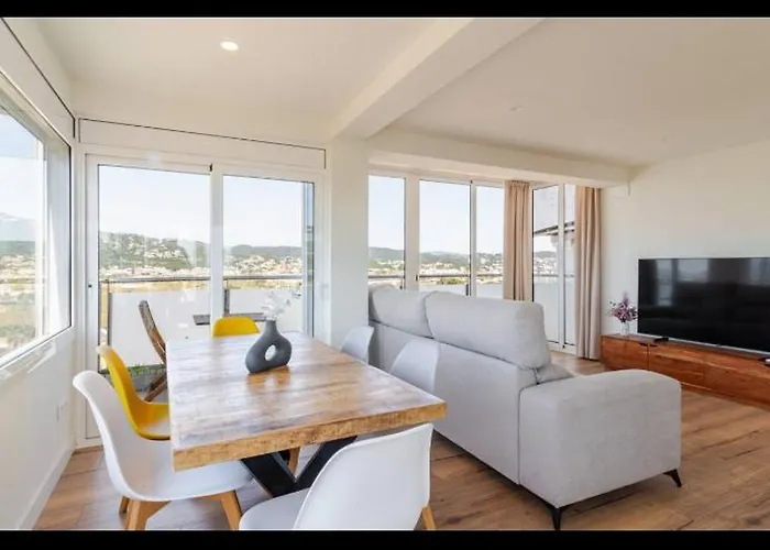 Playa Y Centro Comercial 아파트 *